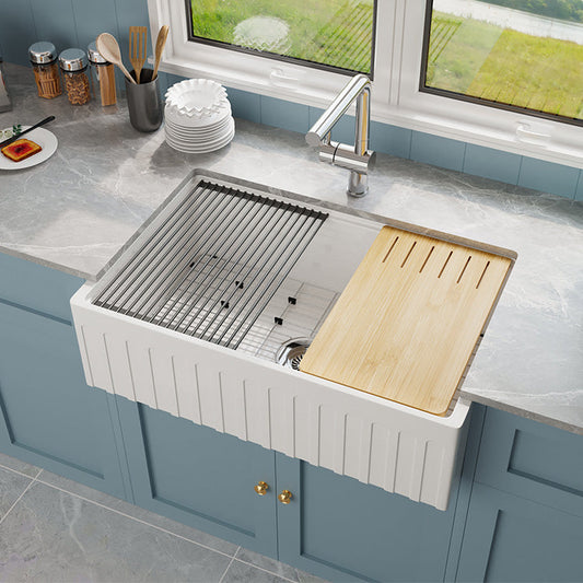 Fireclay Benefits, Farmhouse Sink Comparison, and Apron-Front Performance for B2B Projects